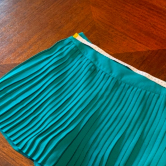 NWOT LC Lauren Conrad Pleated Crepe Skort- Women's - Picture 15 of 16